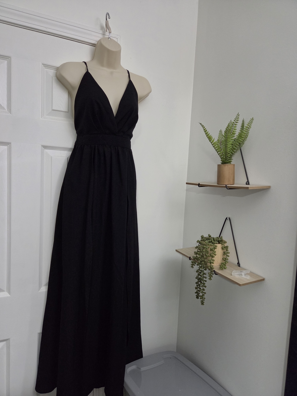 SHEIN Black V-Neck Spaghetti-Strap Maxi Dress